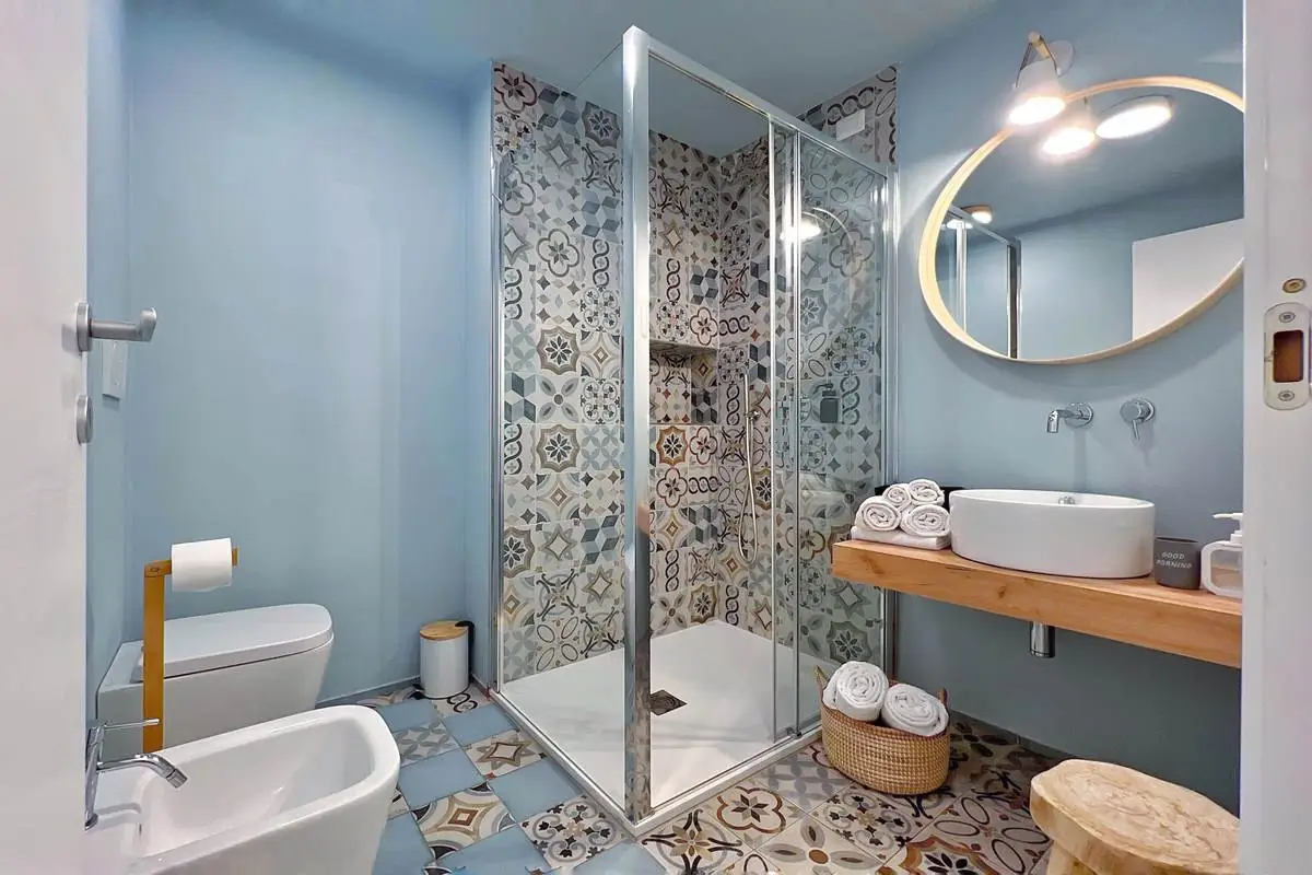Bagno privato con doccia e bidet