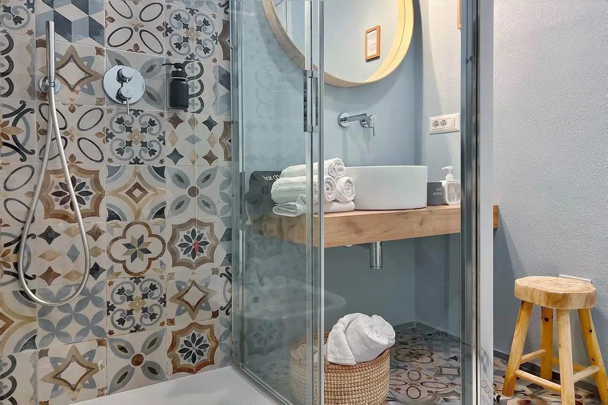 Doccia e lavabo
