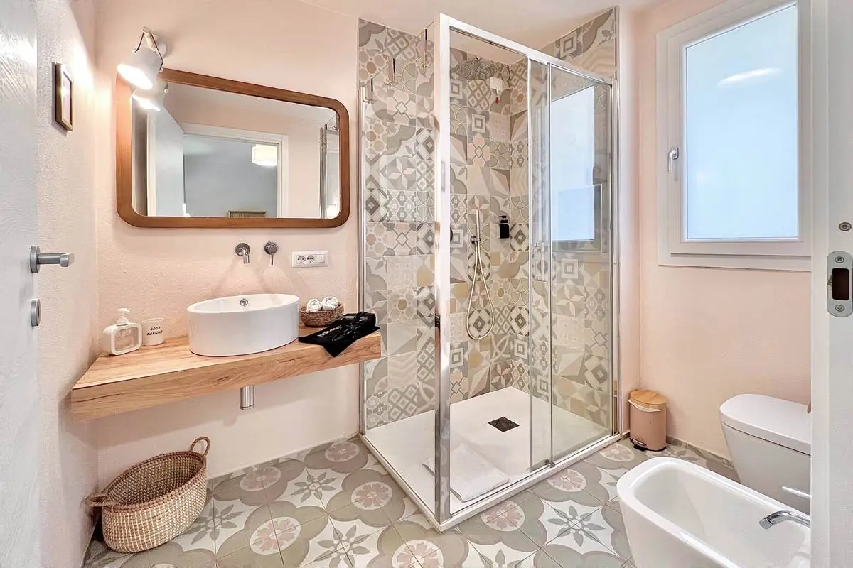 Bagno privato con doccia e bidet